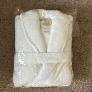 NEW Serena & Lily Sonoma Bathrobe Small White